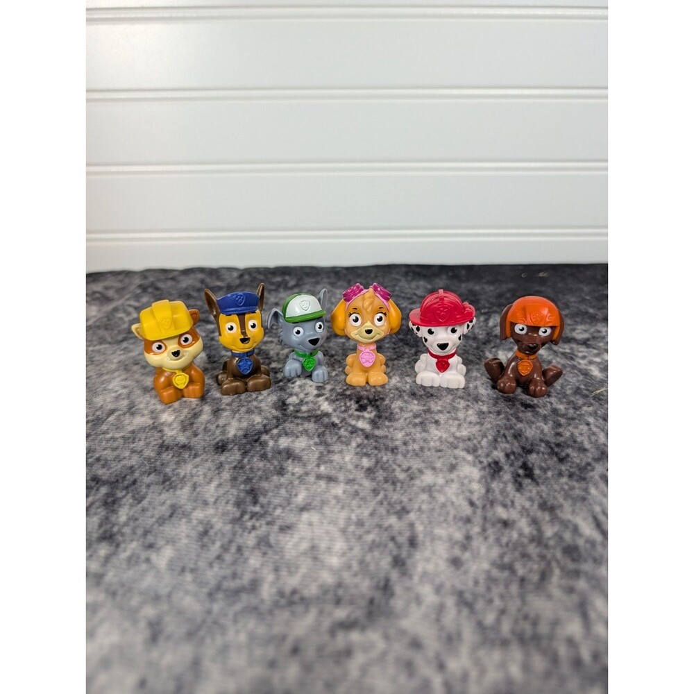 Lot Of 6 PAW Patrol Mini Figures
